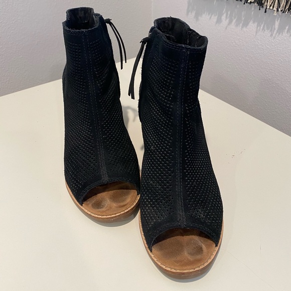 Toms Shoes - Toms Black Heels